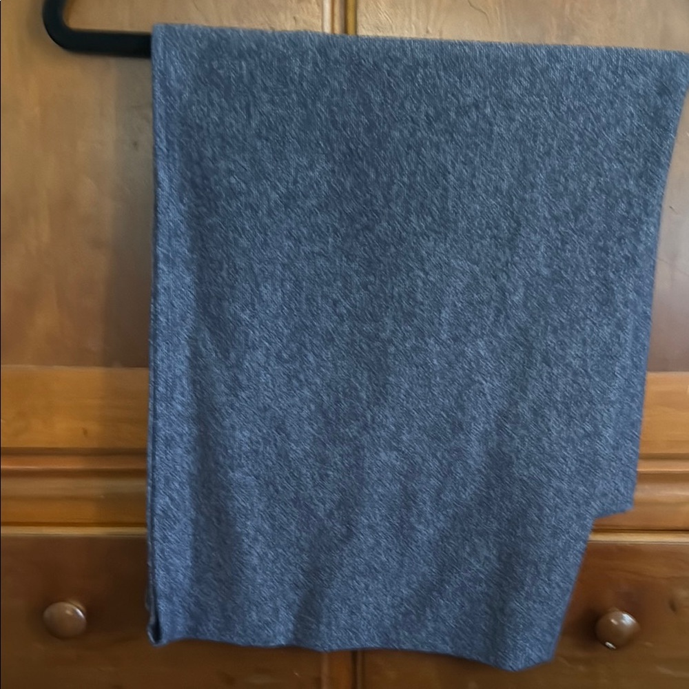 Lululemon gorgeous shade of purple, vinyasa scarf